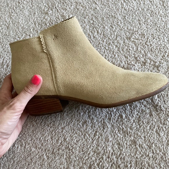 Jack Rogers neutral suede ankle booties size 10 - only worn once! - Picture 1 of 5